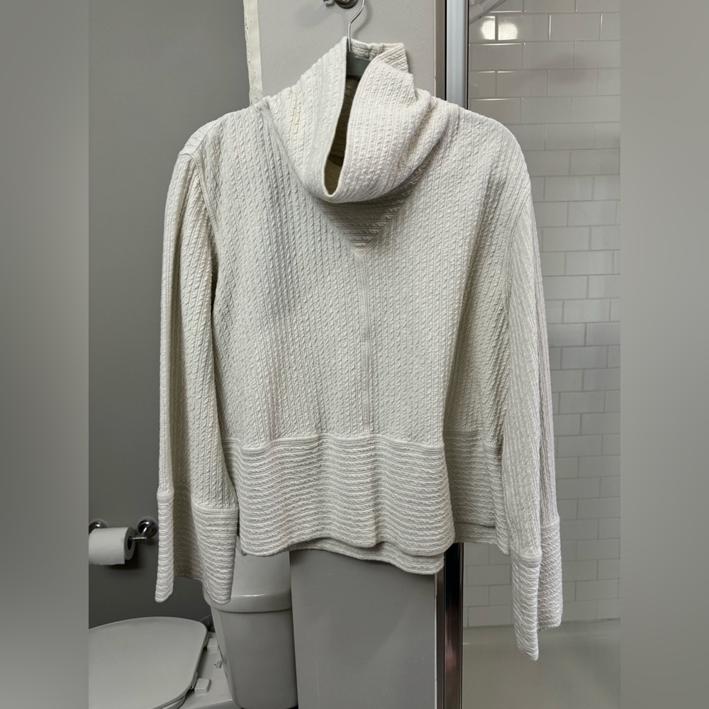 lululemon Women's Size M/L Funnel Neck Sweatshirt